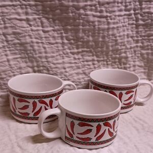 Maack Chili Pepper Design Soup and Chili Mugs - Set of 3. Very Desirable. Nice!